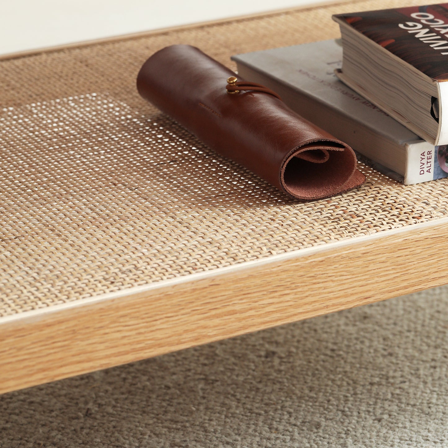 100% 北美 FAS 级橡木藤条咖啡桌(天然色)