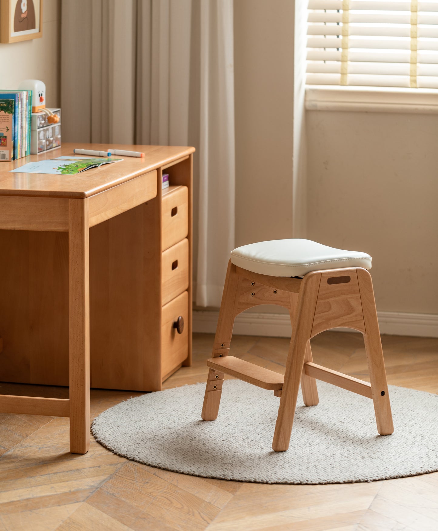 100% Solid Wood Children's Study Stool (Natural)