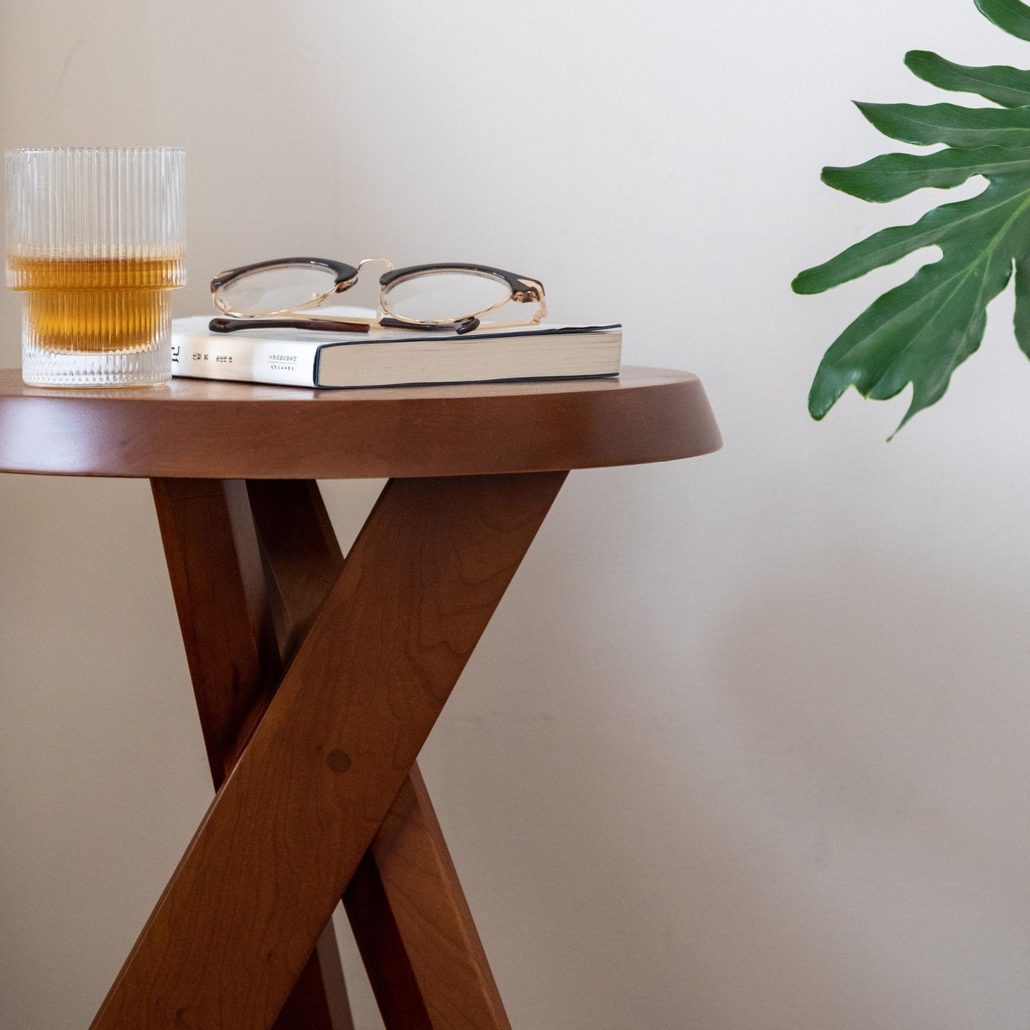 100% Solid Wood Side Table Golden Ratio Round Small End Table (Walnut)