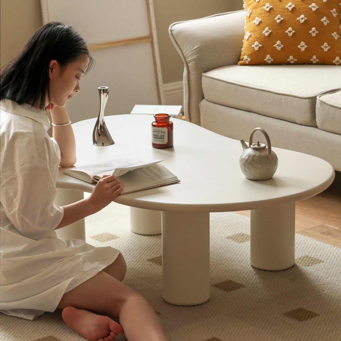 Lovely Four Legged Cloud Coffee Table (White)