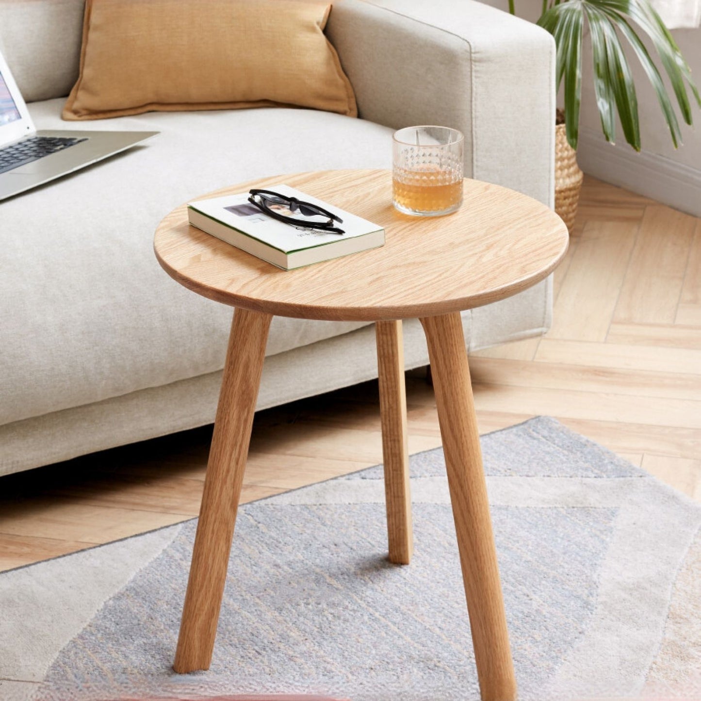 100% Solid Wood Side Table Round, End Table (Natural / Walnut)